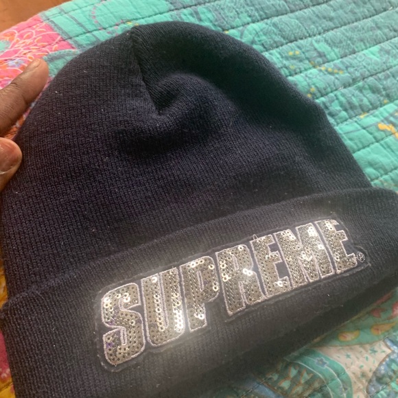 Supreme Beanie - Picture 2 of 5